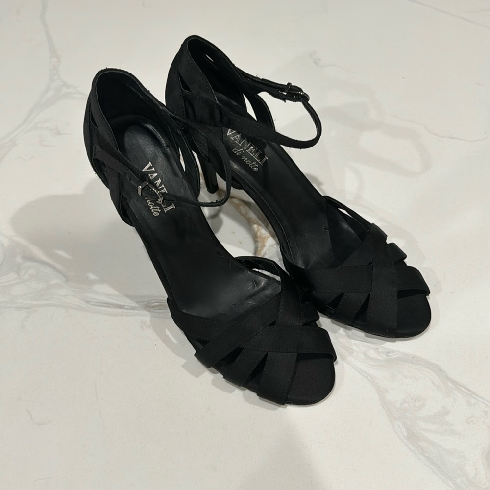 Vaneli di notte Women's Black Open Toe Heels Size 8.5, worn once.